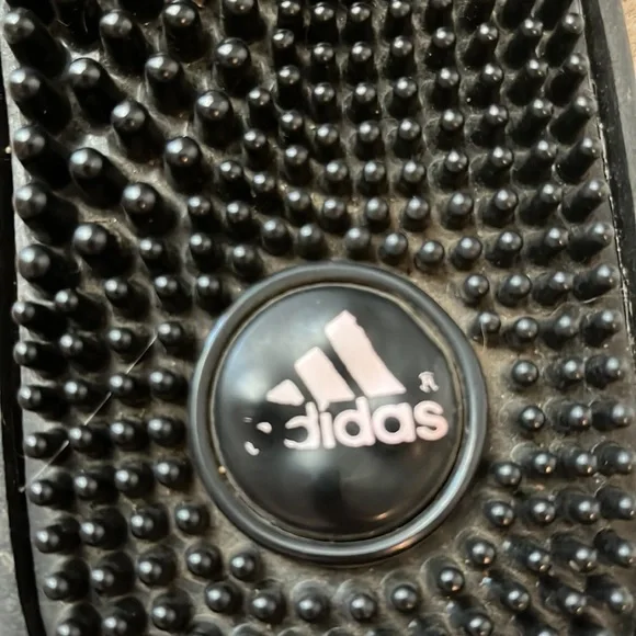 Girls Adidas slides - pink/black size 4 - Picture 4 of 6